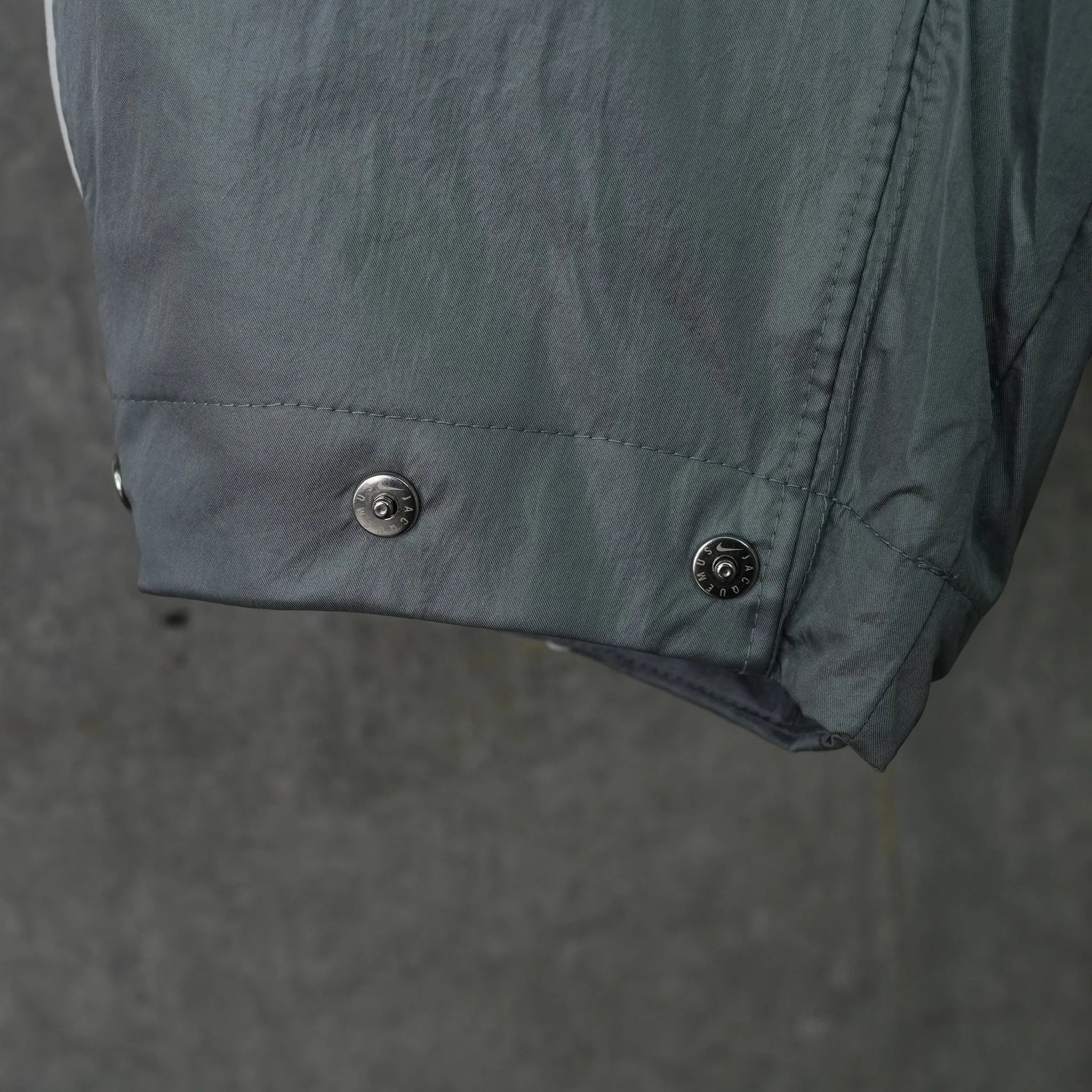 AS W NRG JACQUEMUS TRACK JKT / 073:PARTICLE GREY/WHITE